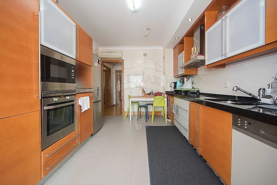 Apartamento T3 para Arrendamento em Alfragide Foto 26