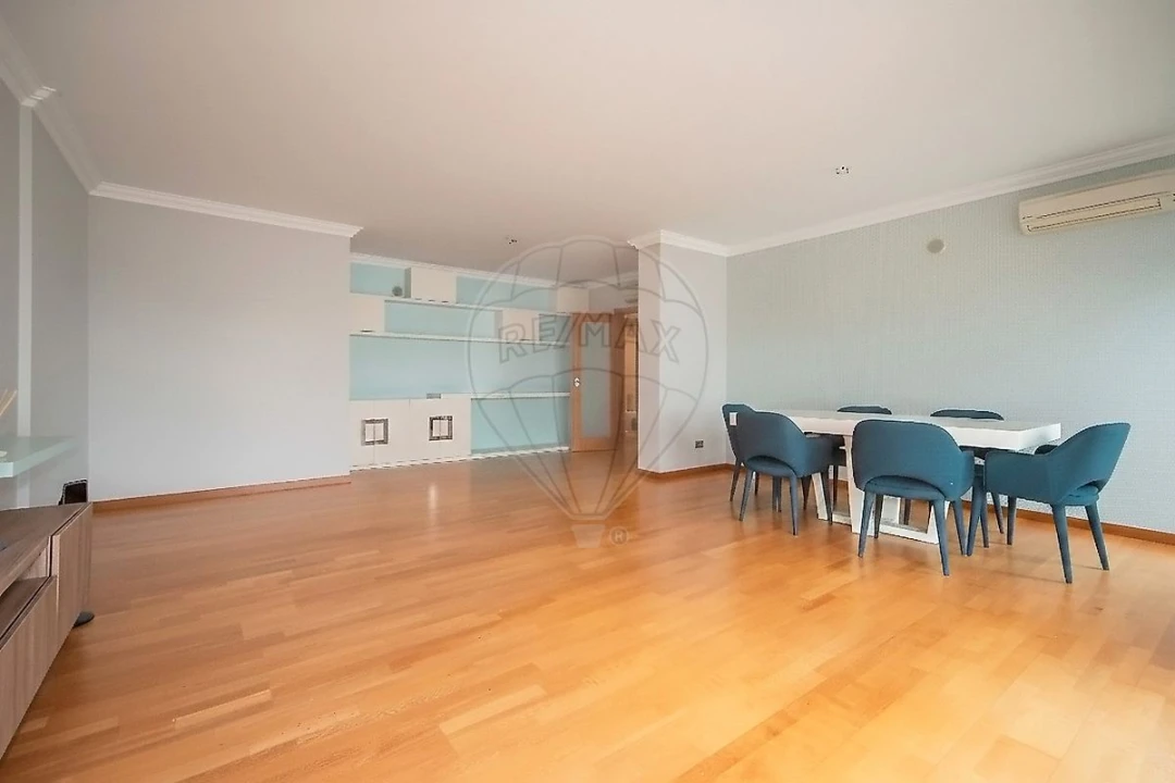 Apartamento T3 para Arrendamento em Alfragide Foto 6