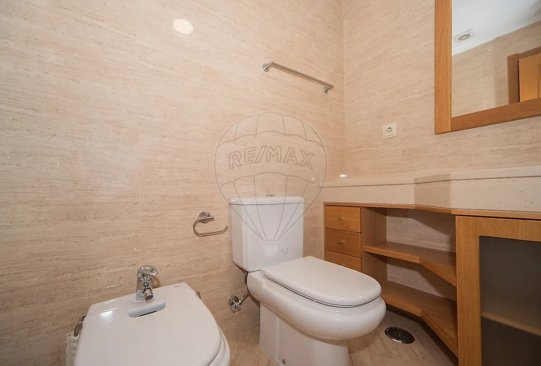 Apartamento T3 para Arrendamento em Alfragide Foto 16