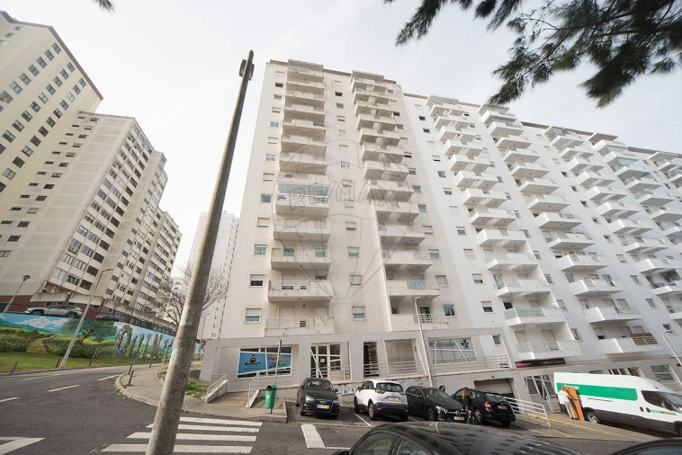 Apartamento T3 para Arrendamento em Alfragide Foto 39