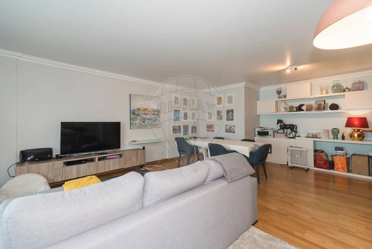 Apartamento T3 para Arrendamento em Alfragide