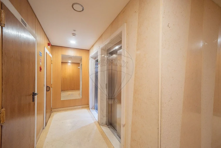 Apartamento T3 para Arrendamento em Alfragide Foto 35