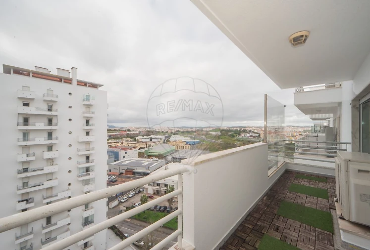 Apartamento T3 para Arrendamento em Alfragide Foto 7