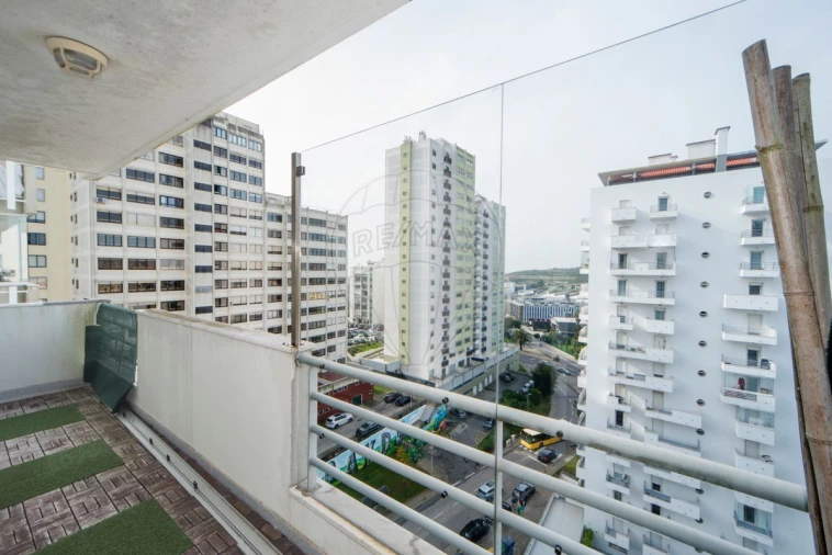 Apartamento T3 para Arrendamento em Alfragide Foto 5