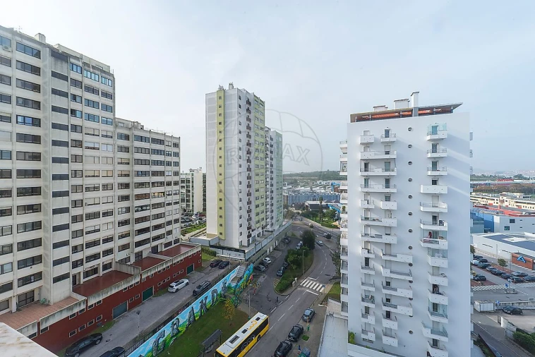 Apartamento T3 para Arrendamento em Alfragide Foto 27