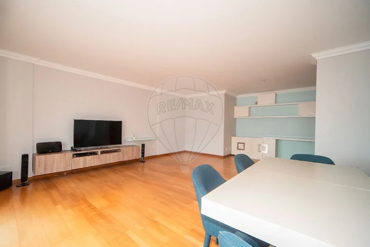 Apartamento T3 para Arrendamento em Alfragide Foto 5