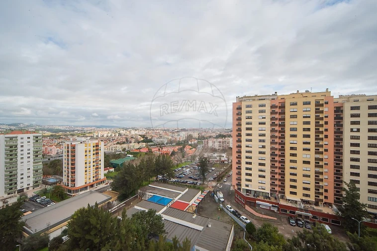 Apartamento T3 para Arrendamento em Alfragide Foto 24