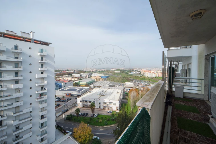 Apartamento T3 para Arrendamento em Alfragide Foto 7