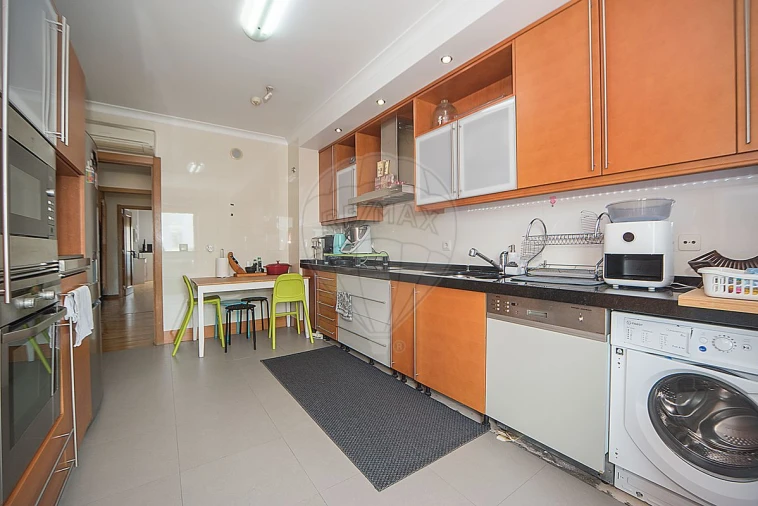 Apartamento T3 para Arrendamento em Alfragide Foto 25