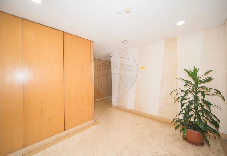 Apartamento T3 para Arrendamento em Alfragide Foto 33