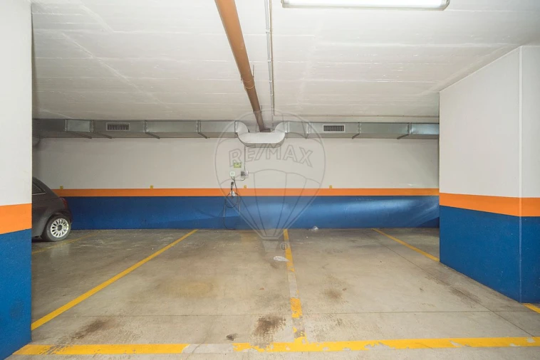 Apartamento T3 para Arrendamento em Alfragide Foto 34