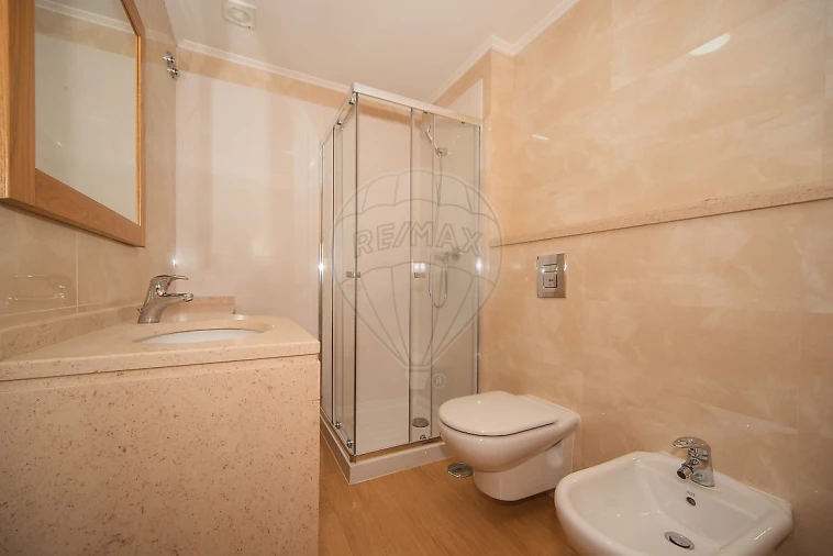 Apartamento T3 para Arrendamento em Alfragide Foto 29