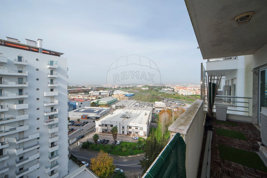 Apartamento T3 para Arrendamento em Alfragide Foto 7