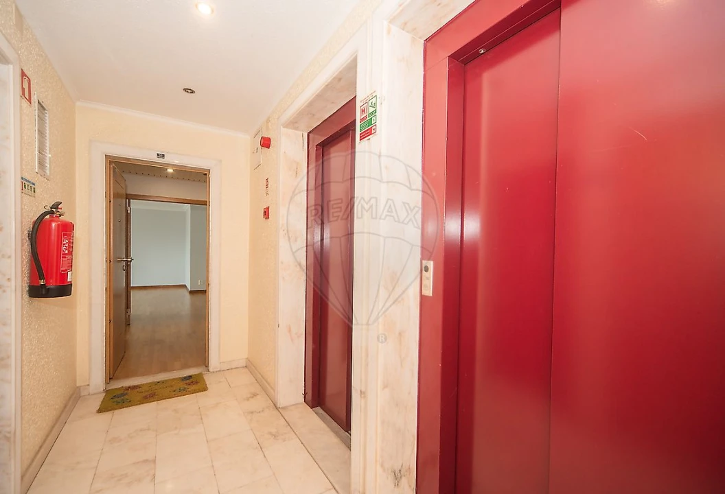 Apartamento T3 para Arrendamento em Alfragide Foto 33