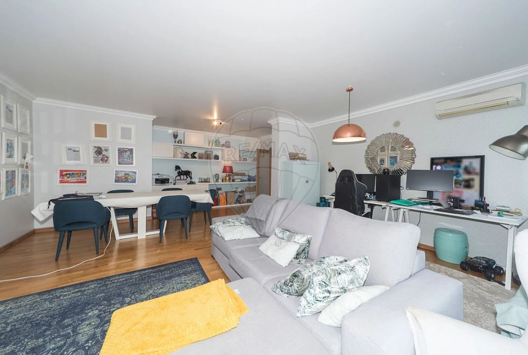 Apartamento T3 para Arrendamento em Alfragide Foto 2