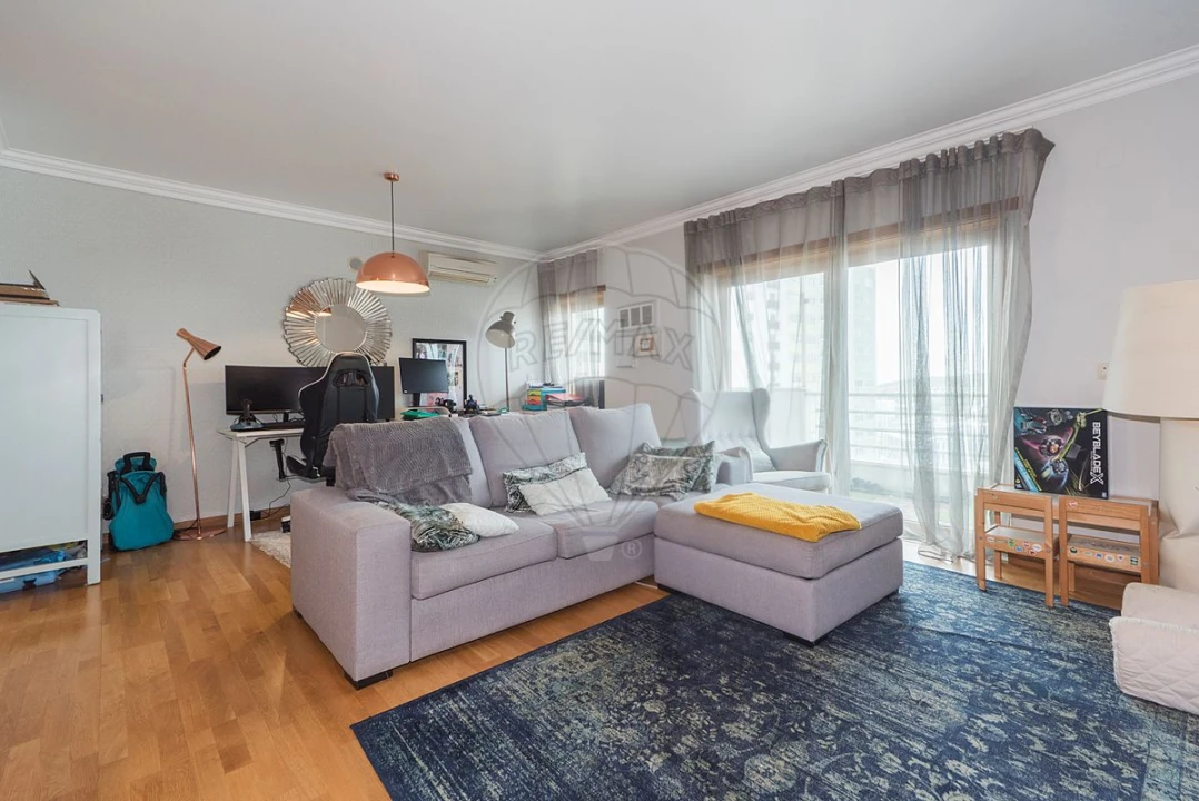 Apartamento T3 para Arrendamento em Alfragide Foto 4