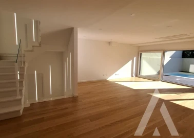 Moradia T4 para Venda em Carcavelos e Parede