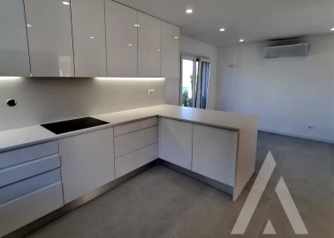 Moradia T4 para Venda em Carcavelos e Parede