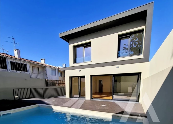 Moradia T4 para Venda em Carcavelos e Parede Foto 2