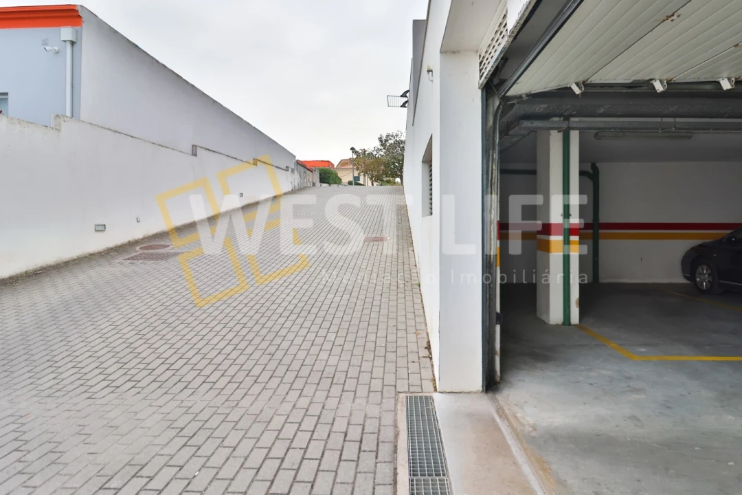 Apartamento T4 para Venda em São Pedro da Cadeira Foto 28