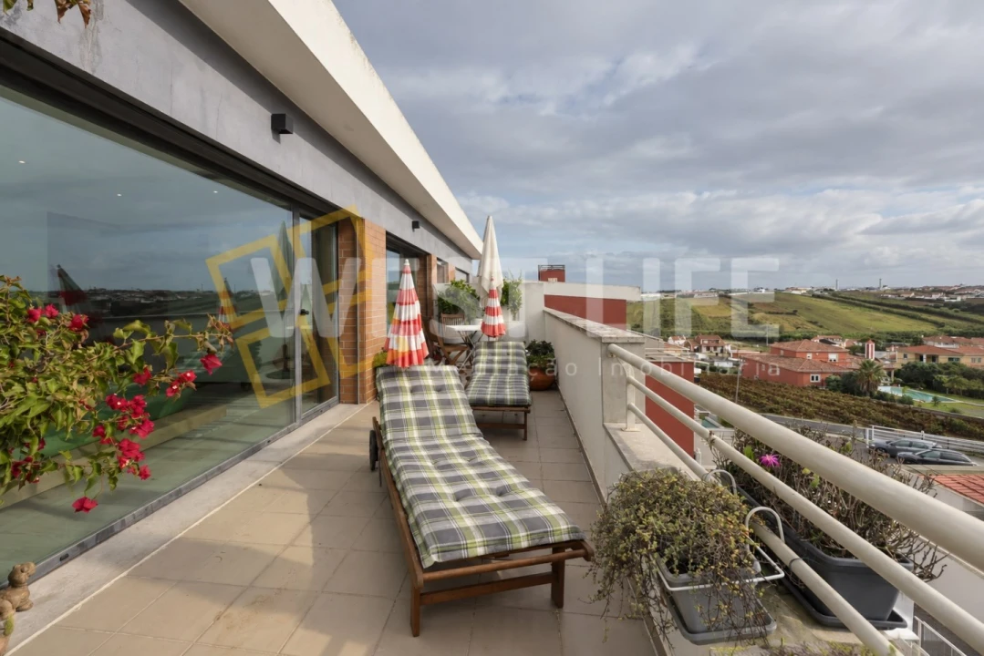 Apartamento T4 para Venda em São Pedro da Cadeira Foto 1