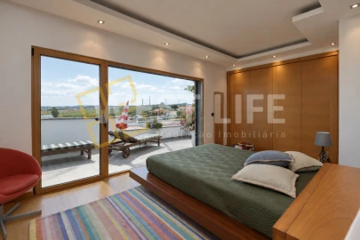 Apartamento T4 para Venda em São Pedro da Cadeira