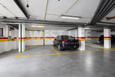 Apartamento T4 para Venda em São Pedro da Cadeira