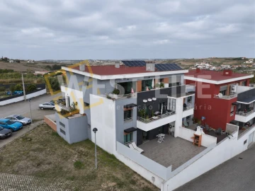 Apartamento T4 para Venda em São Pedro da Cadeira