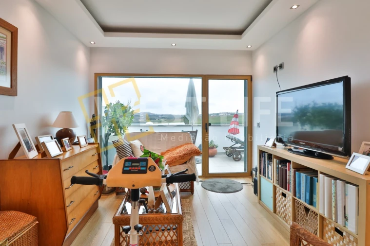 Apartamento T4 para Venda em São Pedro da Cadeira Foto 19