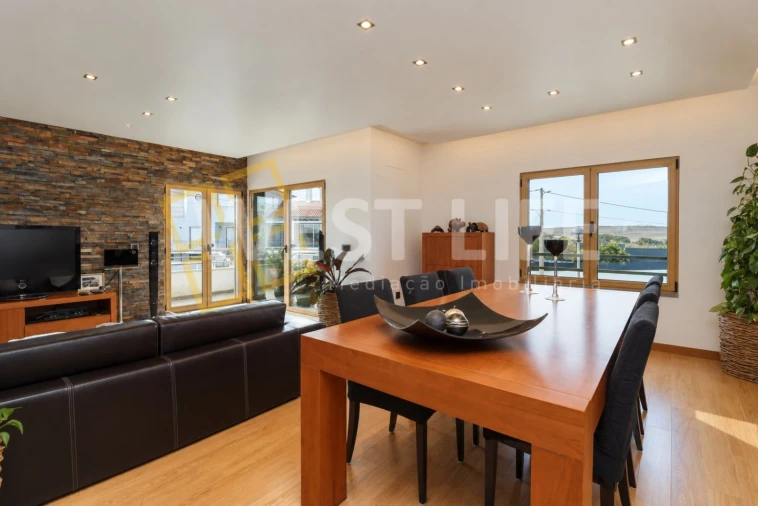 Apartamento T4 para Venda em São Pedro da Cadeira Foto 4