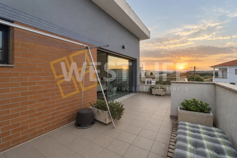 Apartamento T4 para Venda em São Pedro da Cadeira Foto 33