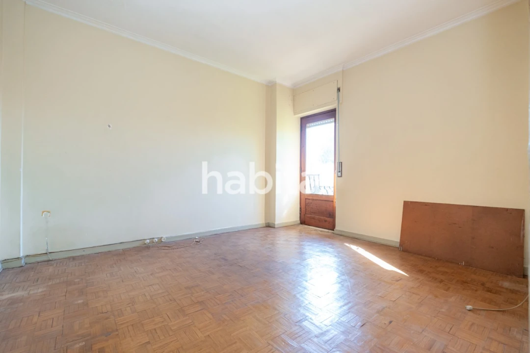 Apartamento T3 para Venda em Santo Antonio dos Olivais Foto 3