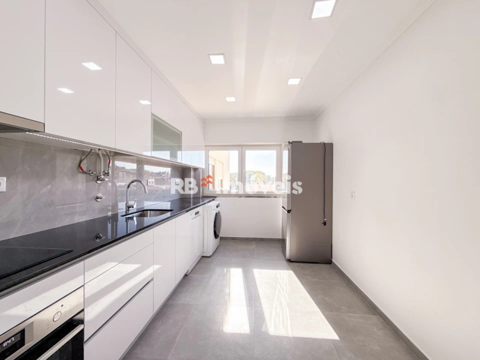 Apartamento T3 para Venda em São João Baptista e Santa Maria dos Olivais Foto 6