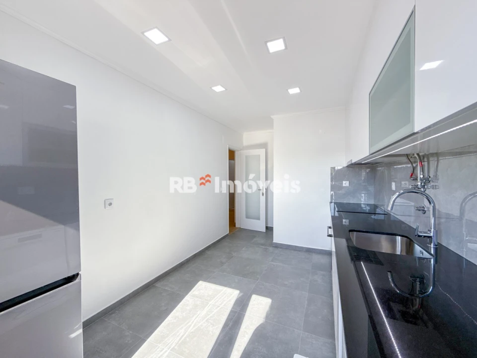 Apartamento T3 para Venda em São João Baptista e Santa Maria dos Olivais Foto 10