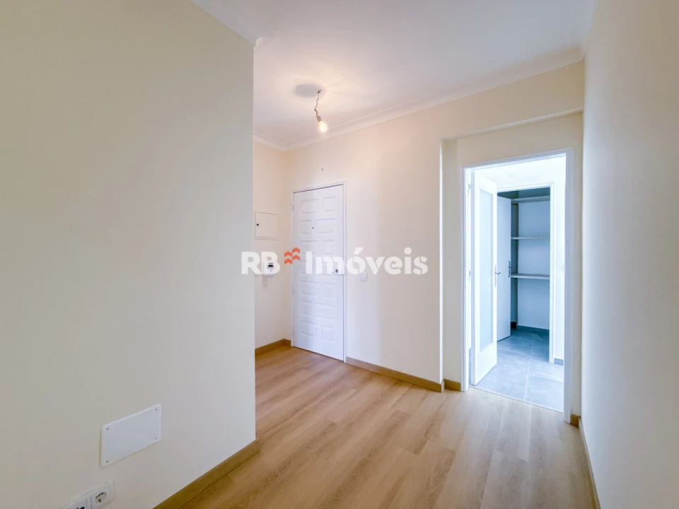 Apartamento T3 para Venda em São João Baptista e Santa Maria dos Olivais Foto 13