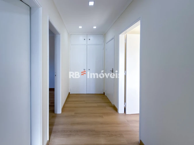 Apartamento T3 para Venda em São João Baptista e Santa Maria dos Olivais Foto 3