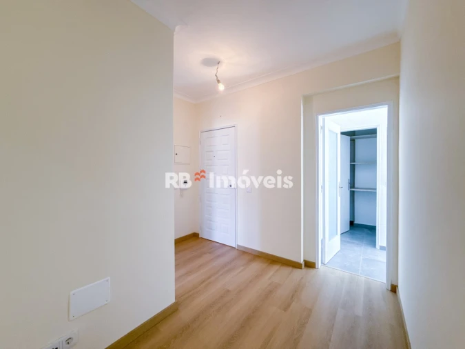 Apartamento T3 para Venda em São João Baptista e Santa Maria dos Olivais Foto 13