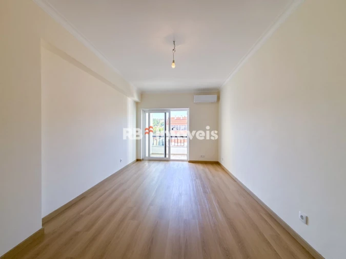 Apartamento T3 para Venda em São João Baptista e Santa Maria dos Olivais Foto 7