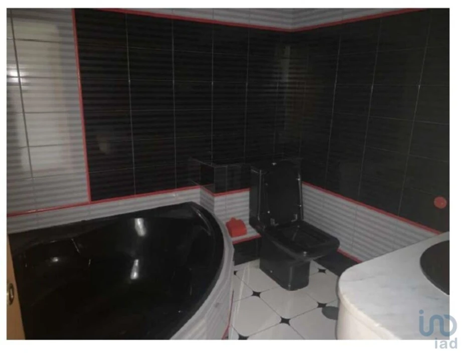 Moradia T4 para Venda em Azurem Foto 14