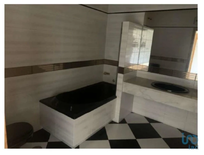 Moradia T4 para Venda em Azurem Foto 11