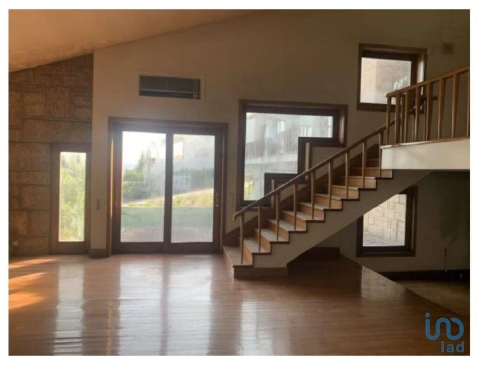 Moradia T4 para Venda em Azurem Foto 7