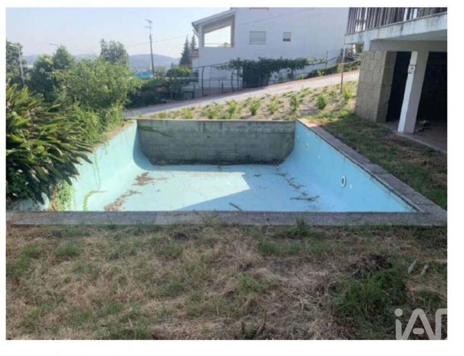 Moradia T4 para Venda em Azurem Foto 21