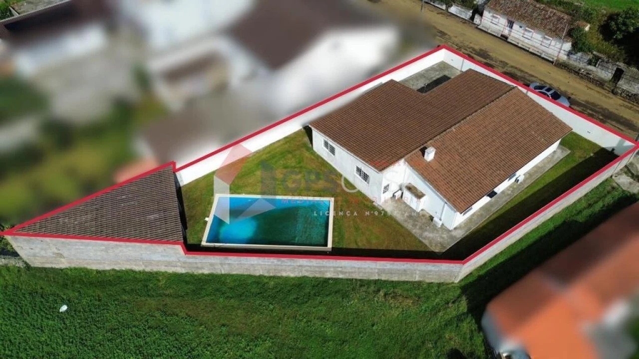 Moradia T3 para Venda em Praia da Vitoria (Santa Cruz) Foto 24