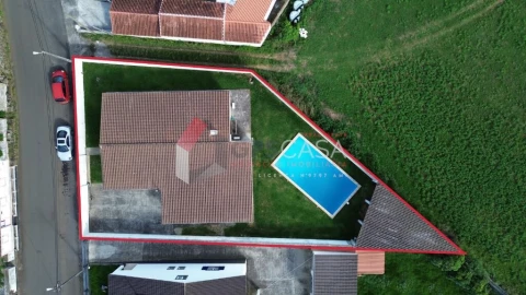 Moradia T3 para Venda em Praia da Vitoria (Santa Cruz)
