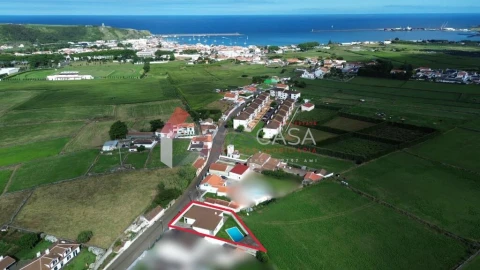 Moradia T3 para Venda em Praia da Vitoria (Santa Cruz)