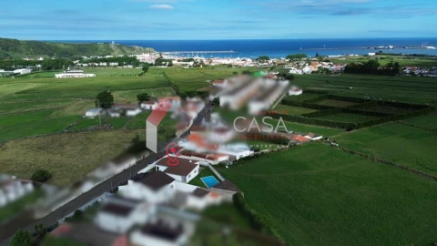 Moradia T3 para Venda em Praia da Vitoria (Santa Cruz)