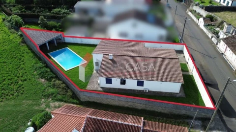 Moradia T3 para Venda em Praia da Vitoria (Santa Cruz)