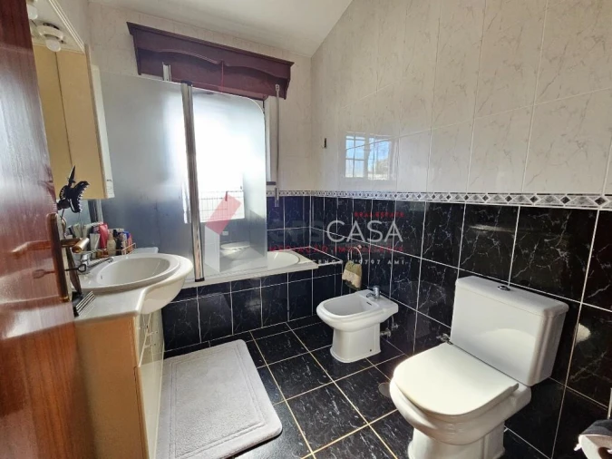 Moradia T3 para Venda em Praia da Vitoria (Santa Cruz) Foto 17