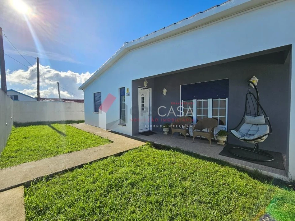 Moradia T3 para Venda em Praia da Vitoria (Santa Cruz) Foto 1