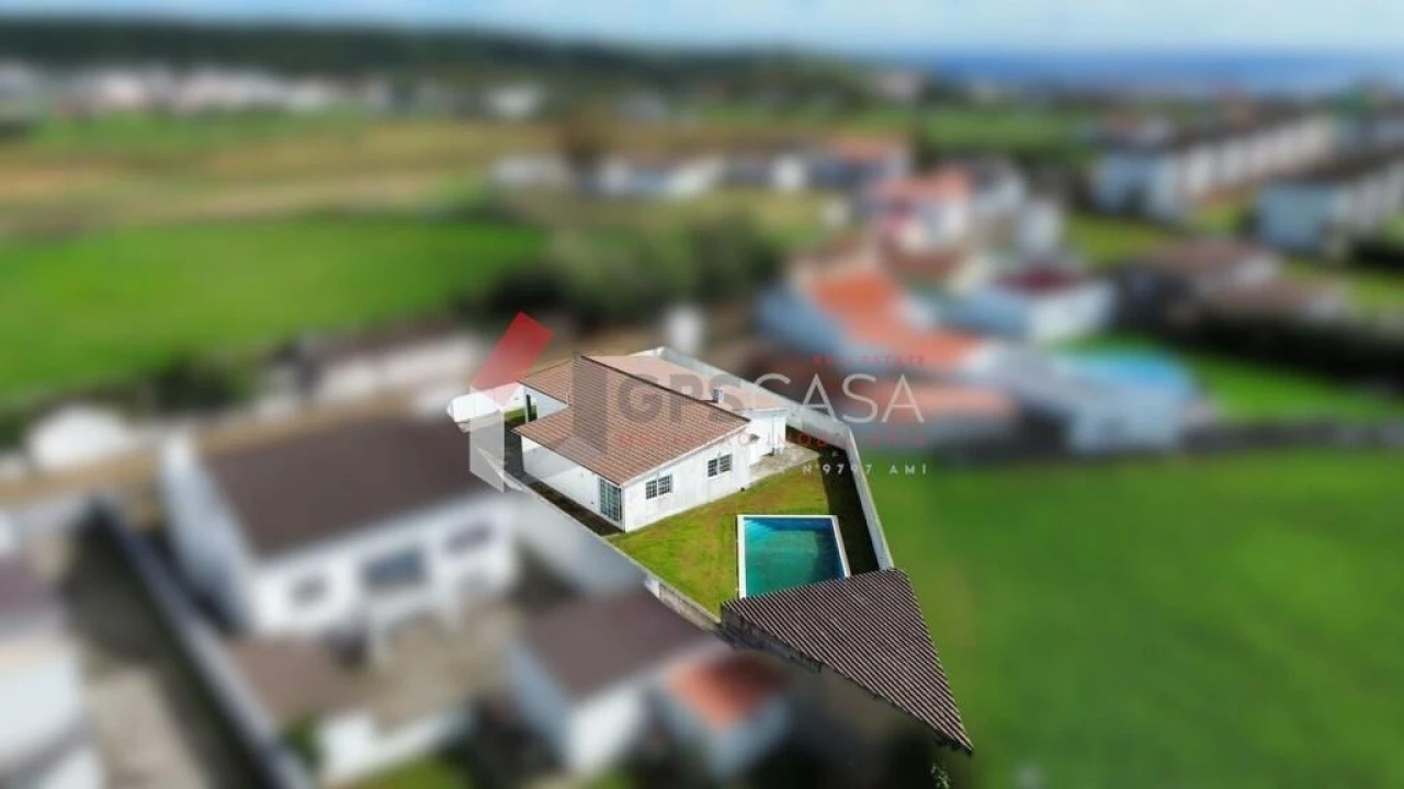 Moradia T3 para Venda em Praia da Vitoria (Santa Cruz) Foto 2